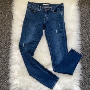 Size 27 Levi’s skinny jeans